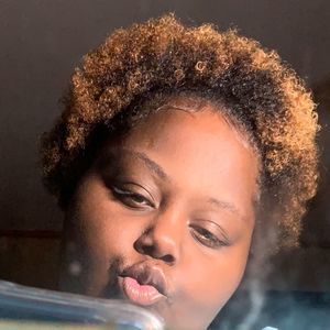 Meet your Posher, Jasmine